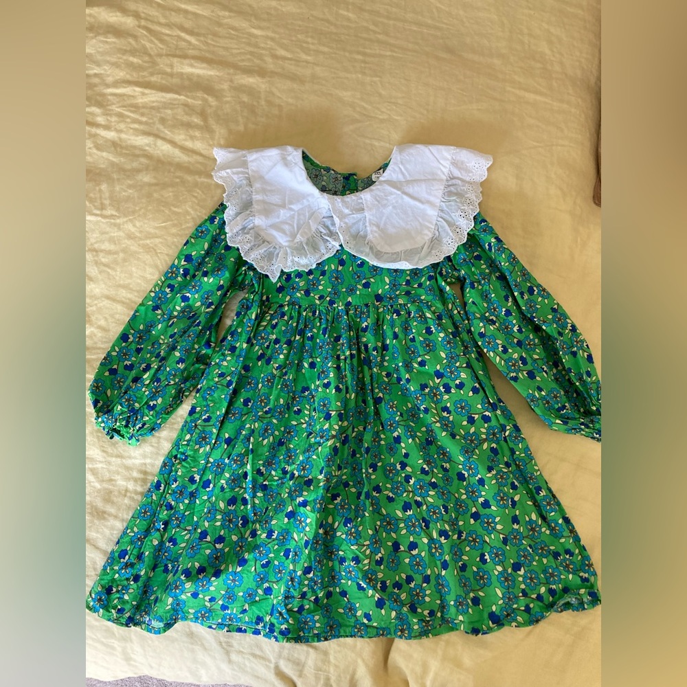 COPY - Green floral dress 130cm fits a 6/8 years